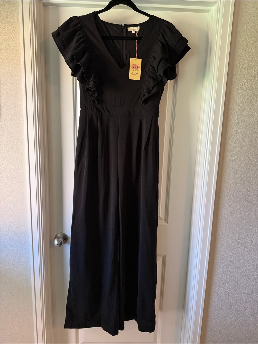 NWT entro Black Ruffle Sleeve V-Neck Jumpsuit